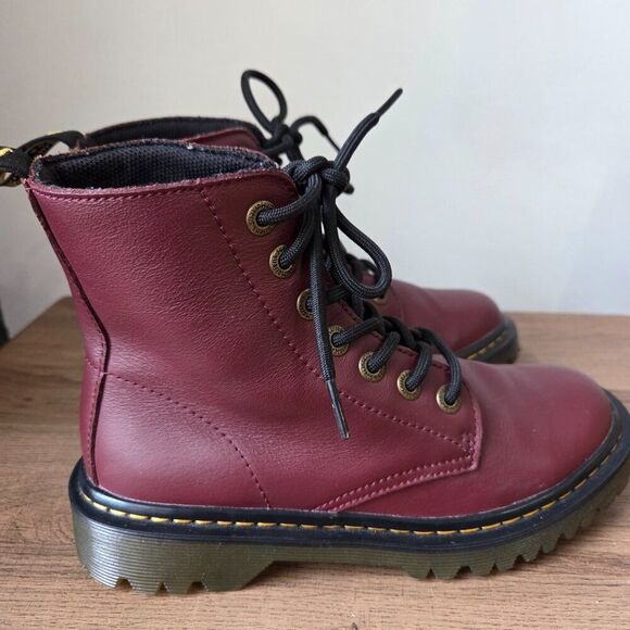 EUC DR MARTENS AIRWAIR MAROON LACE UP BOOTS SIZE US 6 WOMENS - Picture 3 of 16